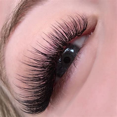 Troubleshooting Common Issues with Magic Glue Eyelash Extensions
